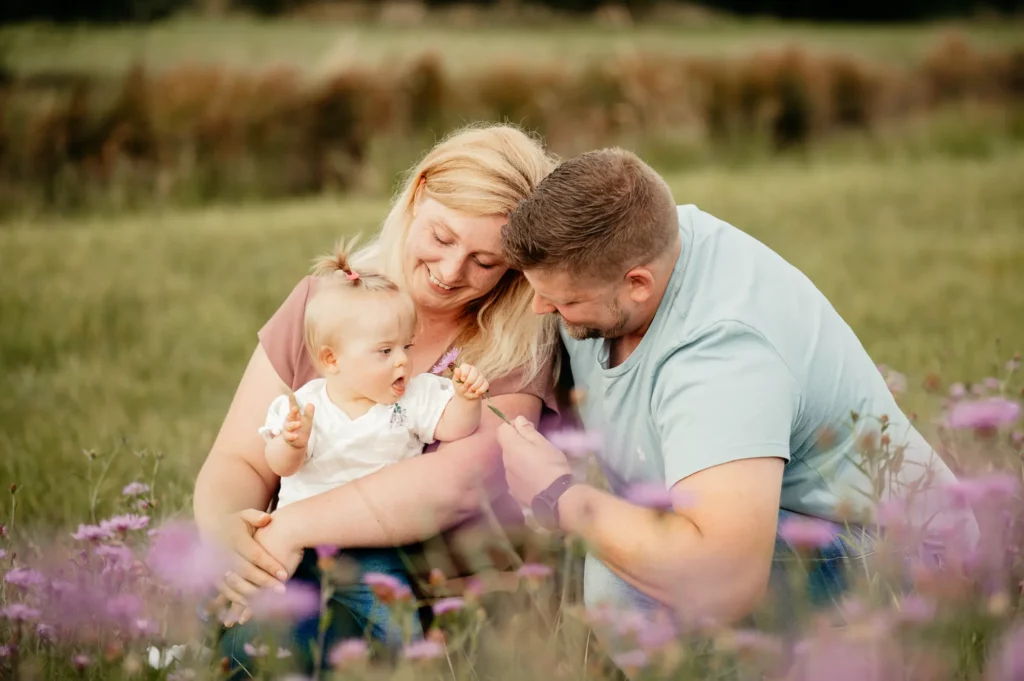 FeuerQuell Fotografie Familiens Shooting Frau und Mann mit Kind